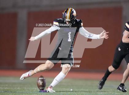 Thumbnail 1 in Liberty Hill vs. Flour Bluff (UIL 5A Division II Region 4 Semifinal) photogallery.