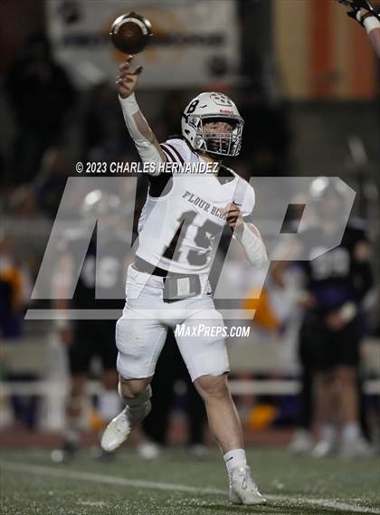 Thumbnail 2 in Liberty Hill vs. Flour Bluff (UIL 5A Division II Region 4 Semifinal) photogallery.