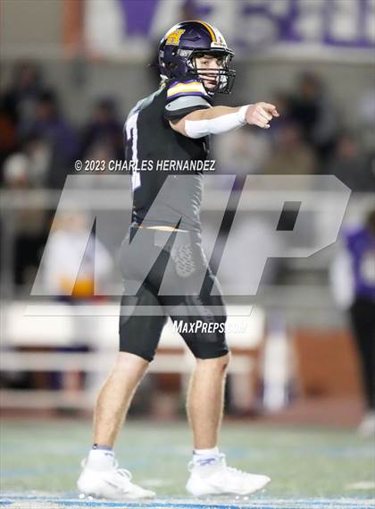 Thumbnail 2 in Liberty Hill vs. Flour Bluff (UIL 5A Division II Region 4 Semifinal) photogallery.