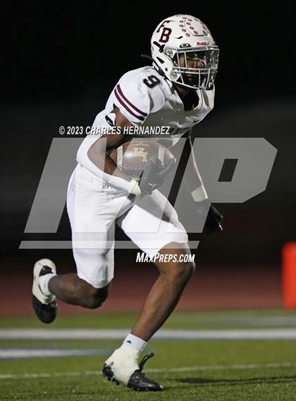 Thumbnail 1 in Liberty Hill vs. Flour Bluff (UIL 5A Division II Region 4 Semifinal) photogallery.
