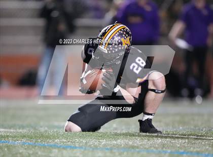 Thumbnail 3 in Liberty Hill vs. Flour Bluff (UIL 5A Division II Region 4 Semifinal) photogallery.