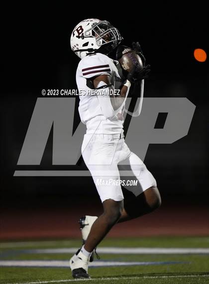 Thumbnail 3 in Liberty Hill vs. Flour Bluff (UIL 5A Division II Region 4 Semifinal) photogallery.