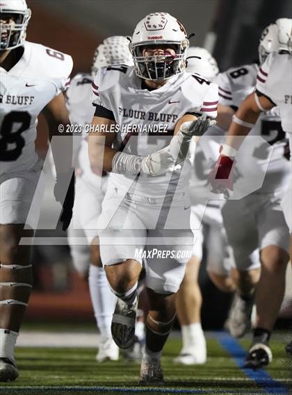 Thumbnail 1 in Liberty Hill vs. Flour Bluff (UIL 5A Division II Region 4 Semifinal) photogallery.
