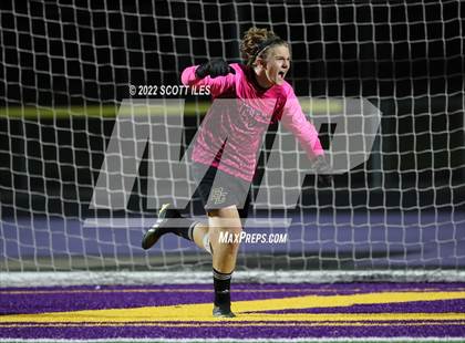 Thumbnail 3 in Whitehall-Yearling vs. Bloom-Carroll (OHSAA D2 District) photogallery.