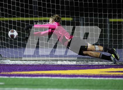 Thumbnail 3 in Whitehall-Yearling vs. Bloom-Carroll (OHSAA D2 District) photogallery.