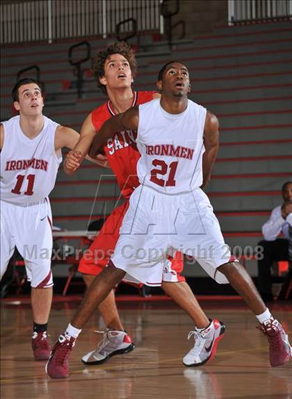 Thumbnail 3 in Don Bosco Prep vs St. Georges, Canada (MaxPreps Holiday Classic) photogallery.