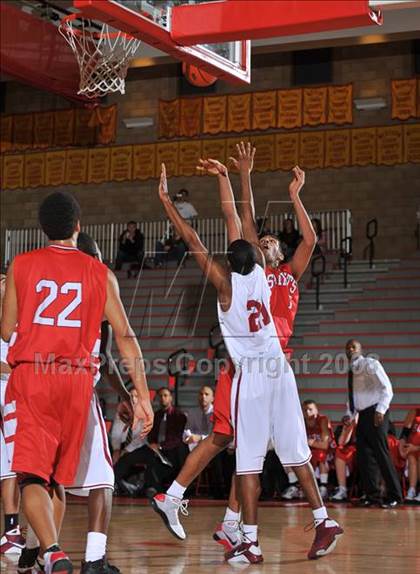 Thumbnail 3 in Don Bosco Prep vs St. Georges, Canada (MaxPreps Holiday Classic) photogallery.