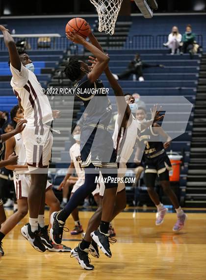 Thumbnail 2 in Althoff vs Belleville West (Chick-fil-A Classic) photogallery.