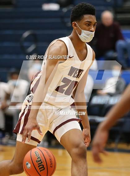 Thumbnail 2 in Althoff vs Belleville West (Chick-fil-A Classic) photogallery.