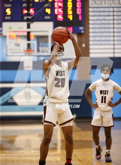 Thumbnail 2 in Althoff vs Belleville West (Chick-fil-A Classic) photogallery.