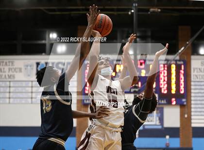 Thumbnail 1 in Althoff vs Belleville West (Chick-fil-A Classic) photogallery.