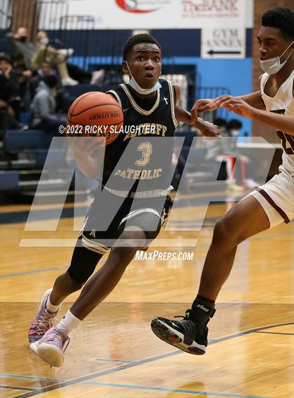 Thumbnail 3 in Althoff vs Belleville West (Chick-fil-A Classic) photogallery.