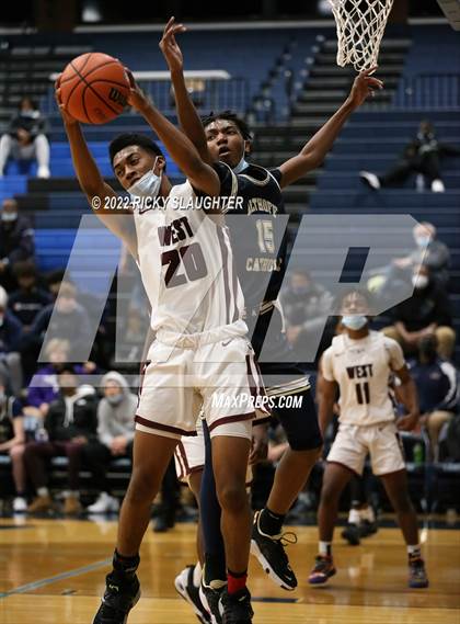 Thumbnail 3 in Althoff vs Belleville West (Chick-fil-A Classic) photogallery.