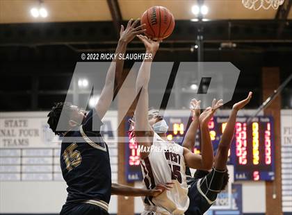 Thumbnail 2 in Althoff vs Belleville West (Chick-fil-A Classic) photogallery.