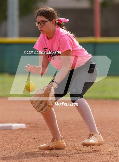 Thumbnail 1 in Pahrump Valley vs Virgin Valley (NIAA 3A Southern Region Winners Semifinal) photogallery.
