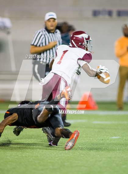 Thumbnail 2 in Raines vs. Cocoa (FHSAA Class 4A Final) photogallery.