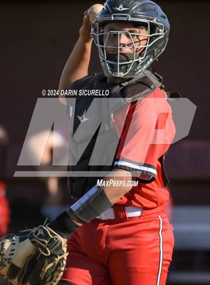 Thumbnail 3 in Arrowhead Christian vs. Mountain Pointe (Coach Bob National Invitational) photogallery.