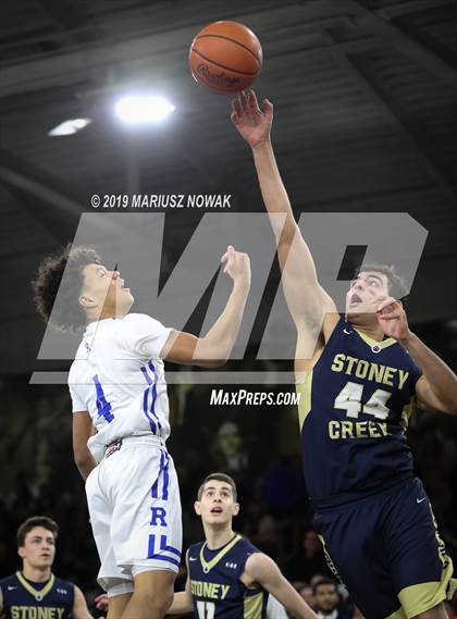 Thumbnail 3 in Stoney Creek vs. Rochester (Oakland University) photogallery.