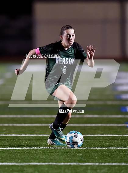 Thumbnail 3 in Reagan [Ronald] vs Judson (NEISD Tournament) photogallery.