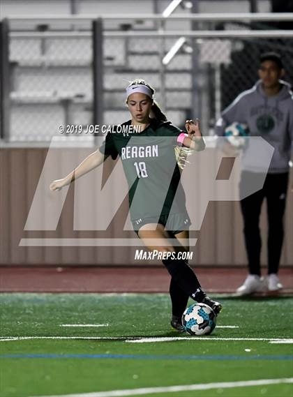 Thumbnail 1 in Reagan [Ronald] vs Judson (NEISD Tournament) photogallery.