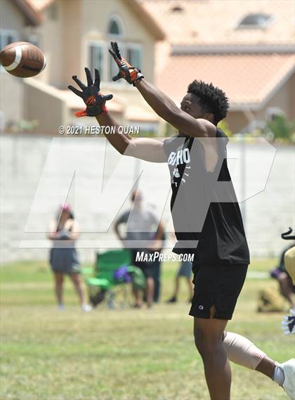 Thumbnail 2 in Servite vs. Rancho Cucamonga (Battle at the Beach 7x7) photogallery.