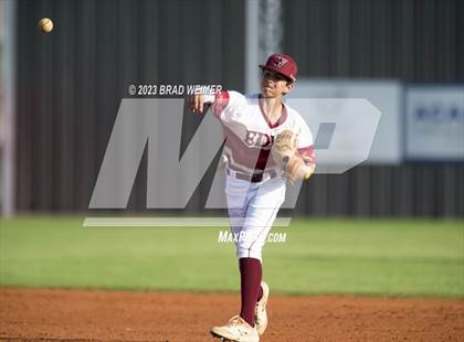 Thumbnail 1 in Hahnville @ E.D. White photogallery.