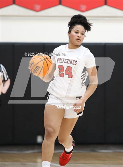 Thumbnail 1 in Chaminade @ Harvard-Westlake (CIF SS D1 Semi-final ) photogallery.