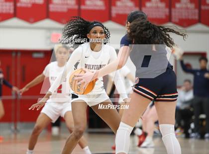 Thumbnail 3 in Chaminade @ Harvard-Westlake (CIF SS D1 Semi-final ) photogallery.