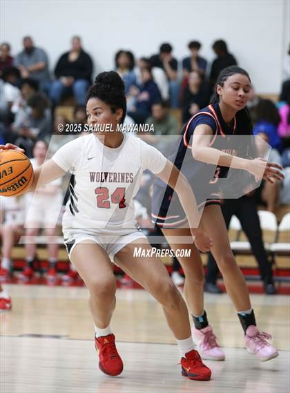 Thumbnail 2 in Chaminade @ Harvard-Westlake (CIF SS D1 Semi-final ) photogallery.