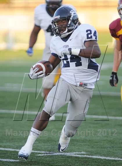 Thumbnail 1 in Central Catholic vs. Skyview photogallery.