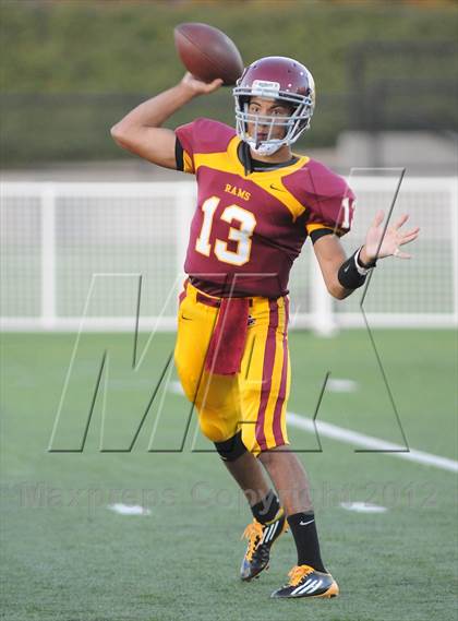 Thumbnail 2 in Central Catholic vs. Skyview photogallery.