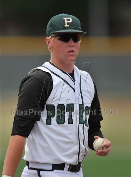 Thumbnail 3 in Texas vs. Poteet (Class 4A Region II Quarterfinals) photogallery.