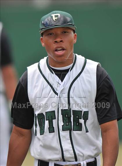 Thumbnail 1 in Texas vs. Poteet (Class 4A Region II Quarterfinals) photogallery.