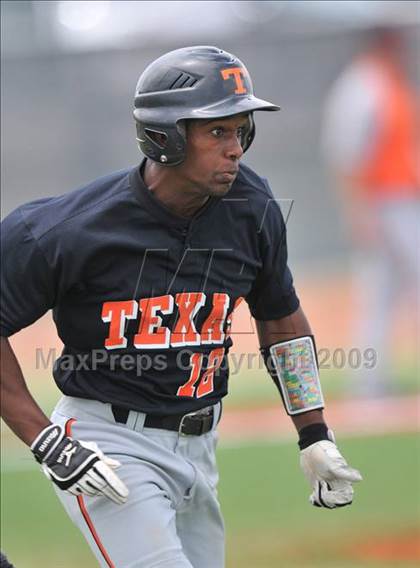 Thumbnail 3 in Texas vs. Poteet (Class 4A Region II Quarterfinals) photogallery.