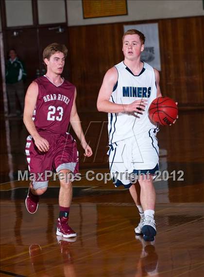 Thumbnail 3 in Nevada Union vs. Bear River (Kendall Arnett) photogallery.