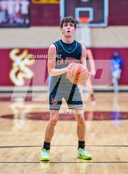 Thumbnail 3 in La Porte vs. Deer Park (McDonald's Texas Invitational) photogallery.