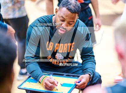 Thumbnail 2 in La Porte vs. Deer Park (McDonald's Texas Invitational) photogallery.
