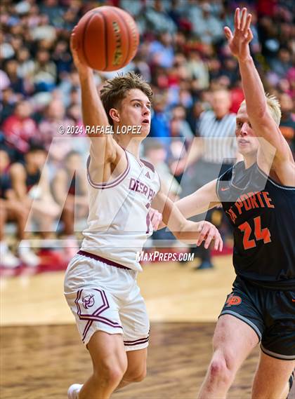 Thumbnail 3 in La Porte vs. Deer Park (McDonald's Texas Invitational) photogallery.