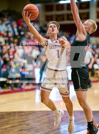 Thumbnail 2 in La Porte vs. Deer Park (McDonald's Texas Invitational) photogallery.