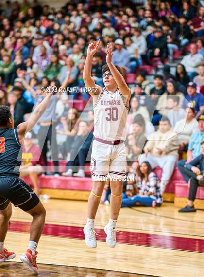 Thumbnail 1 in La Porte vs. Deer Park (McDonald's Texas Invitational) photogallery.