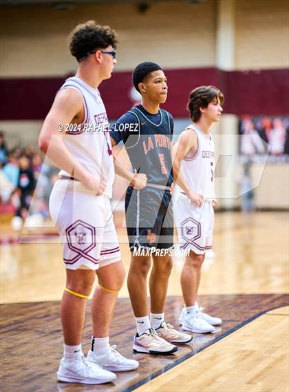 Thumbnail 2 in La Porte vs. Deer Park (McDonald's Texas Invitational) photogallery.