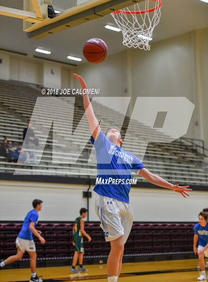 Thumbnail 2 in Holmes @ MacArthur [Douglas] photogallery.
