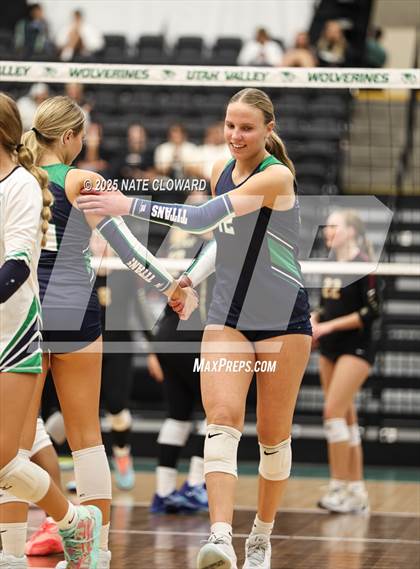 Thumbnail 3 in Syracuse vs. Cedar photogallery.