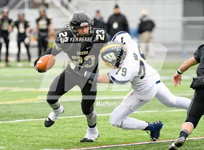 Thumbnail 1 in Southern Columbia Area vs. Wilmington Area (PIAA Class 2A Final) photogallery.