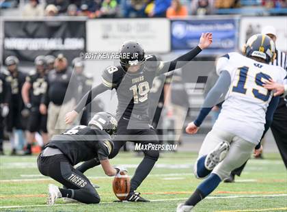 Thumbnail 1 in Southern Columbia Area vs. Wilmington Area (PIAA Class 2A Final) photogallery.