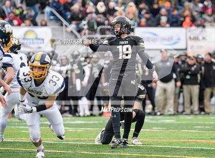 Thumbnail 1 in Southern Columbia Area vs. Wilmington Area (PIAA Class 2A Final) photogallery.