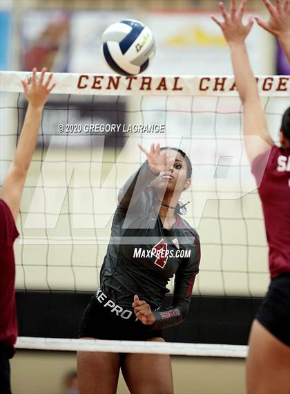 Thumbnail 2 in Saginaw vs Keller Central photogallery.