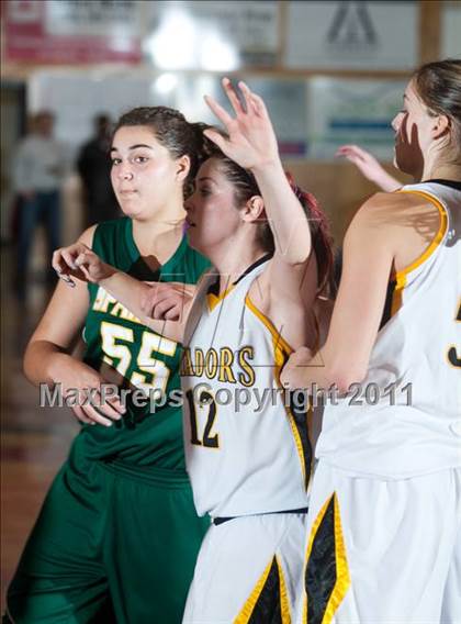Thumbnail 2 in Granada vs. Davis photogallery.
