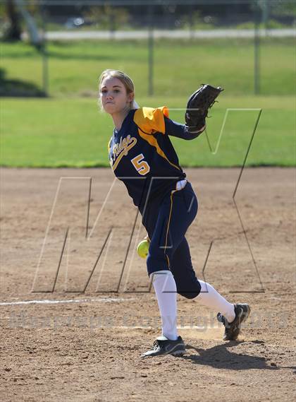 Thumbnail 3 in Del Campo vs Oak Ridge (Victory Pre-Season T.O.C.) photogallery.