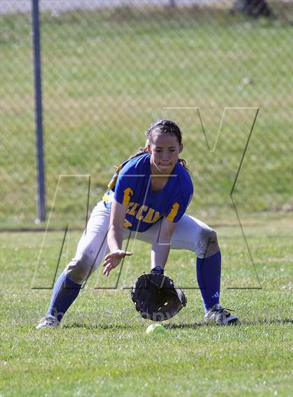 Thumbnail 2 in Del Campo vs Oak Ridge (Victory Pre-Season T.O.C.) photogallery.